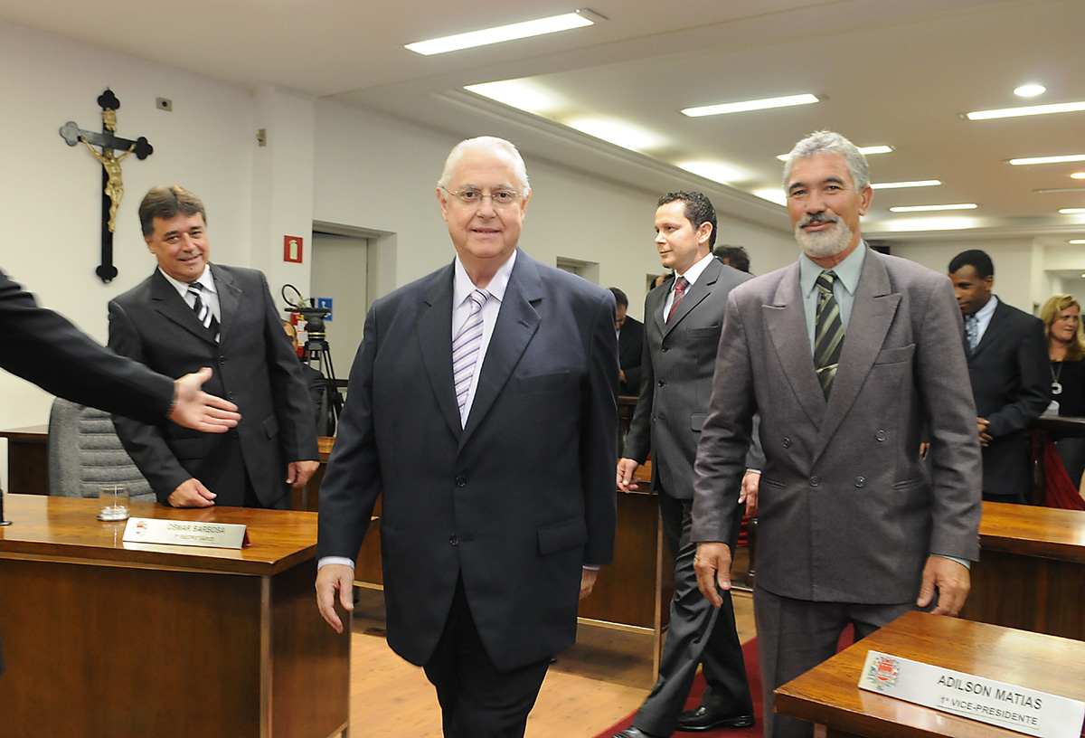  <a style='float:right;color:#ccc' href='https://www3.al.sp.gov.br/repositorio/noticia/11-2009/barros guaratinguet.jpg' target=_blank><i class='bi bi-zoom-in'></i> Clique para ver a imagem </a>